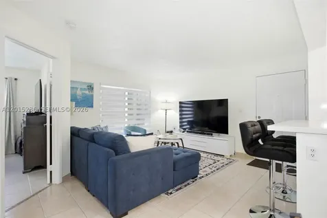 400 Palm Circle W Pembroke Pines FL 33025
