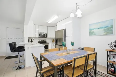 400 Palm Circle W Pembroke Pines FL 33025