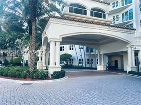 20000 E Country Club Drive Aventura FL 33180