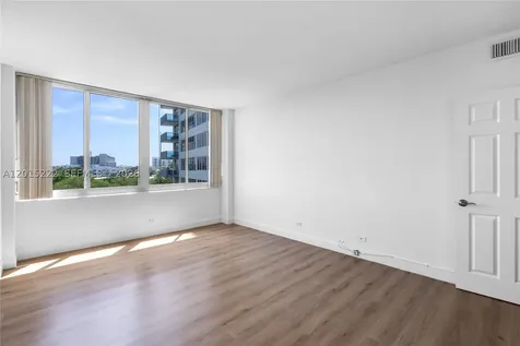 7441 Wayne Avenue Miami Beach FL 33141