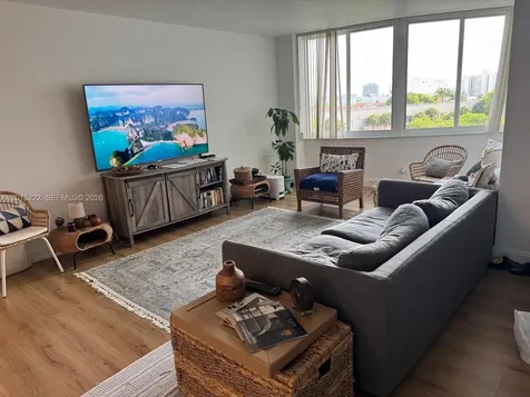 7441 Wayne Avenue Miami Beach FL 33141