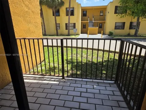 556 NW 114th Avenue Sweetwater FL 33172
