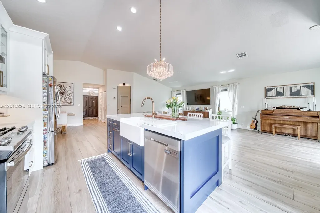 77 Gables Boulevard Weston FL 33326