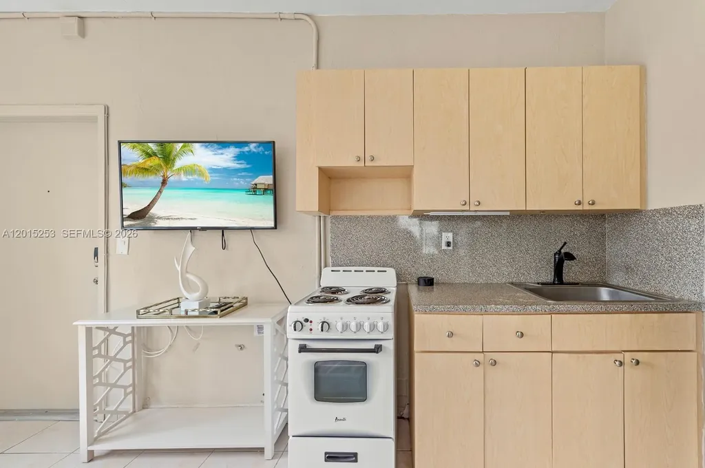 301 86th Street Miami Beach FL 33141