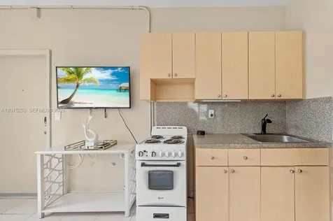 301 86th Street Miami Beach FL 33141