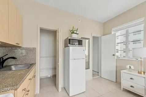 301 86th Street Miami Beach FL 33141