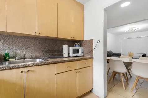 301 86th Street Miami Beach FL 33141