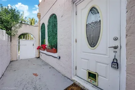 1678 SW 11th Street Miami FL 33135