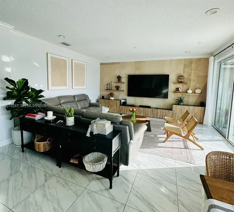 1652 Orchid Bend Weston FL 33327