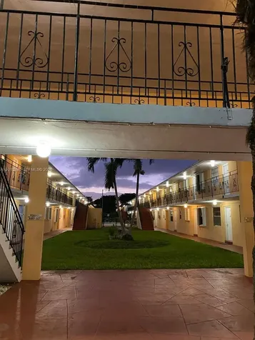 3800 SW 102nd Avenue Miami FL 33165