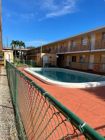 3800 SW 102nd Avenue Miami FL 33165