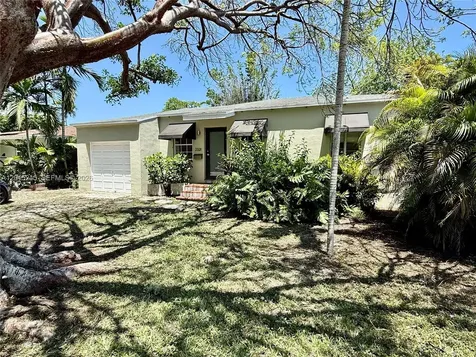 2321 SW 31 Avenue Miami FL 33145