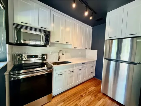 2321 SW 31 Avenue Miami FL 33145