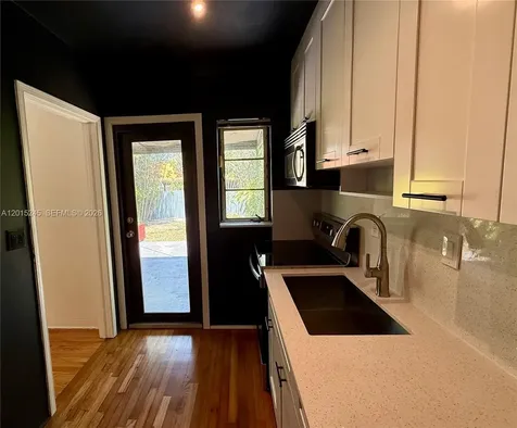 2321 SW 31 Avenue Miami FL 33145