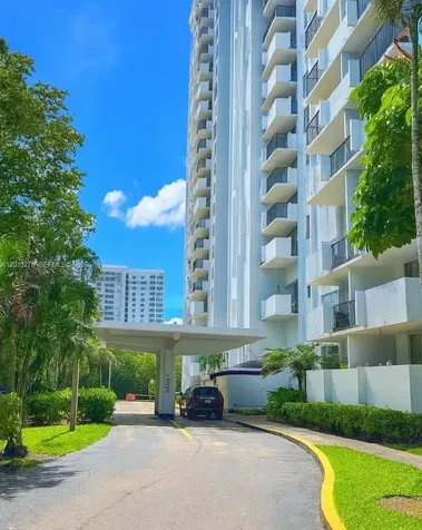 2780 NE 183rd Street Aventura FL 33160