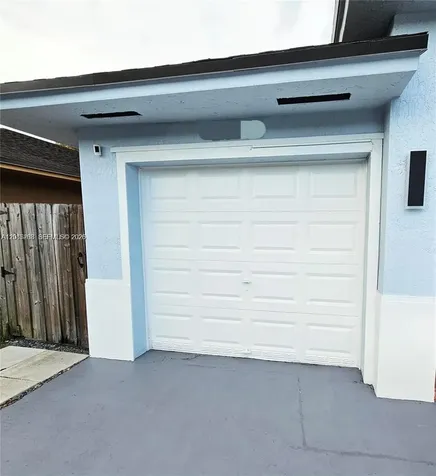 20100 NW 37 Miami Gardens FL 33055