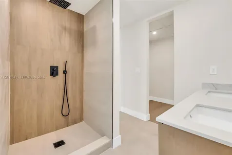 8207 SW 26th Place Davie FL 33328