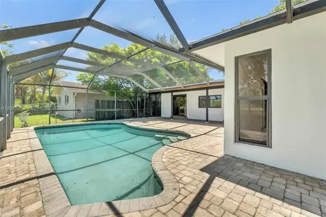 8207 SW 26th Place Davie FL 33328