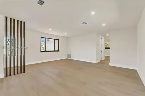 8207 SW 26th Place Davie FL 33328
