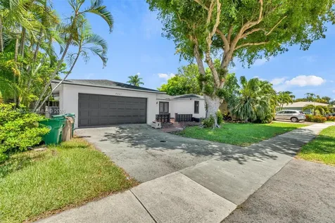 8207 SW 26th Place Davie FL 33328