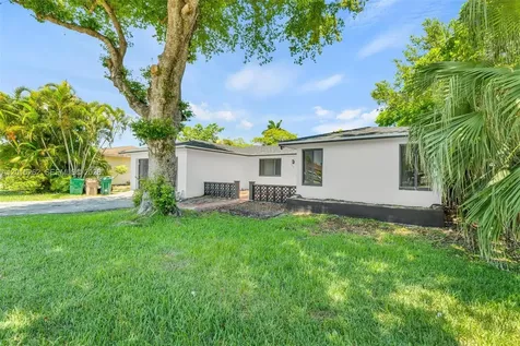 8207 SW 26th Place Davie FL 33328