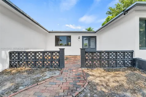 8207 SW 26th Place Davie FL 33328