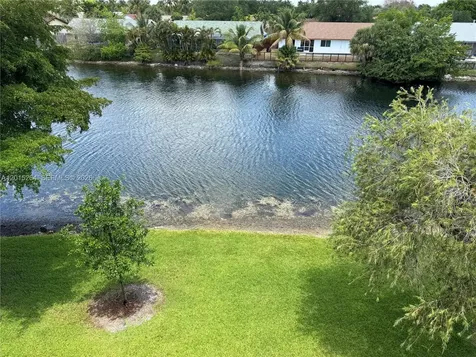 9977 Nob Hill Lane Sunrise FL 33351