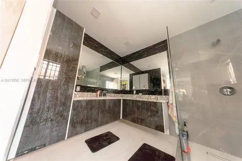 7814 NW 165th Street Miami Lakes FL 33016