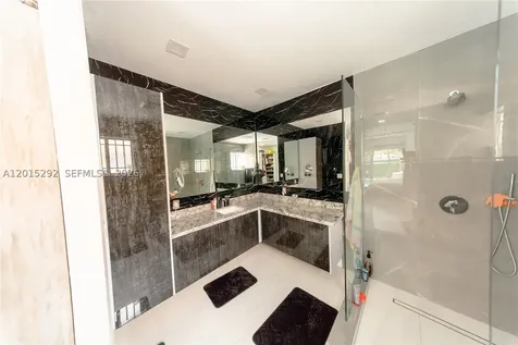 7814 NW 165th Street Miami Lakes FL 33016