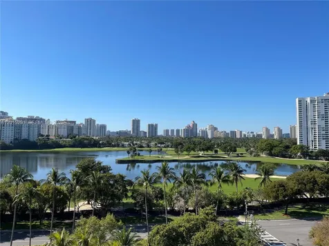 3625 N Country Club Drive Aventura FL 33180