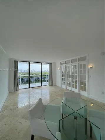 3625 N Country Club Drive Aventura FL 33180