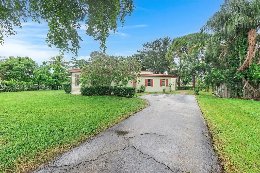4561 NW 79th Avenue Lauderhill FL 33351