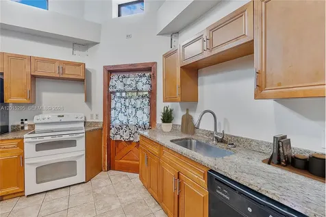4561 NW 79th Avenue Lauderhill FL 33351