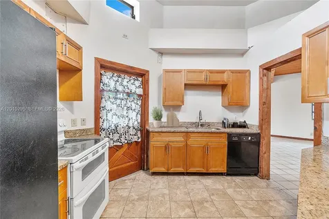 4561 NW 79th Avenue Lauderhill FL 33351
