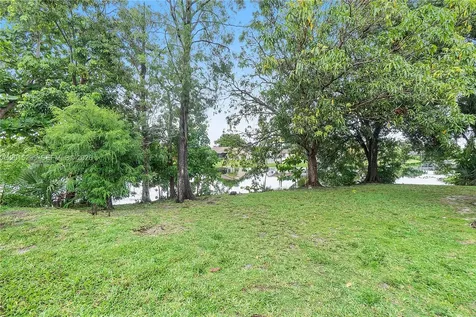 4561 NW 79th Avenue Lauderhill FL 33351