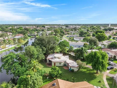 4561 NW 79th Avenue Lauderhill FL 33351