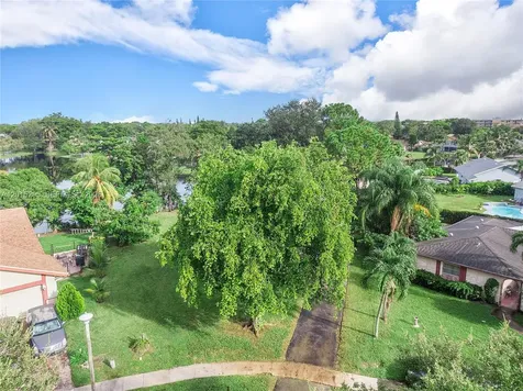 4561 NW 79th Avenue Lauderhill FL 33351