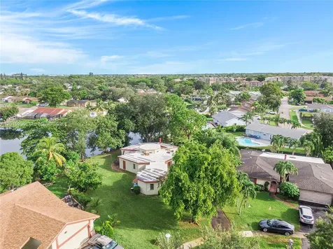 4561 NW 79th Avenue Lauderhill FL 33351