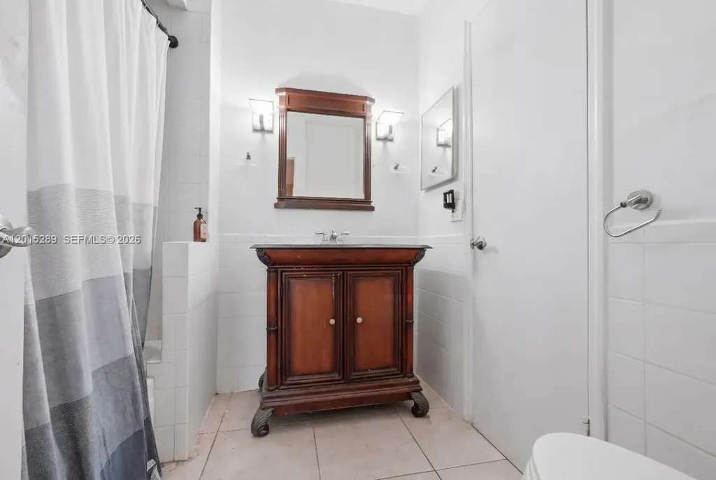 2426 SE 17th Causeway Fort Lauderdale FL 33316
