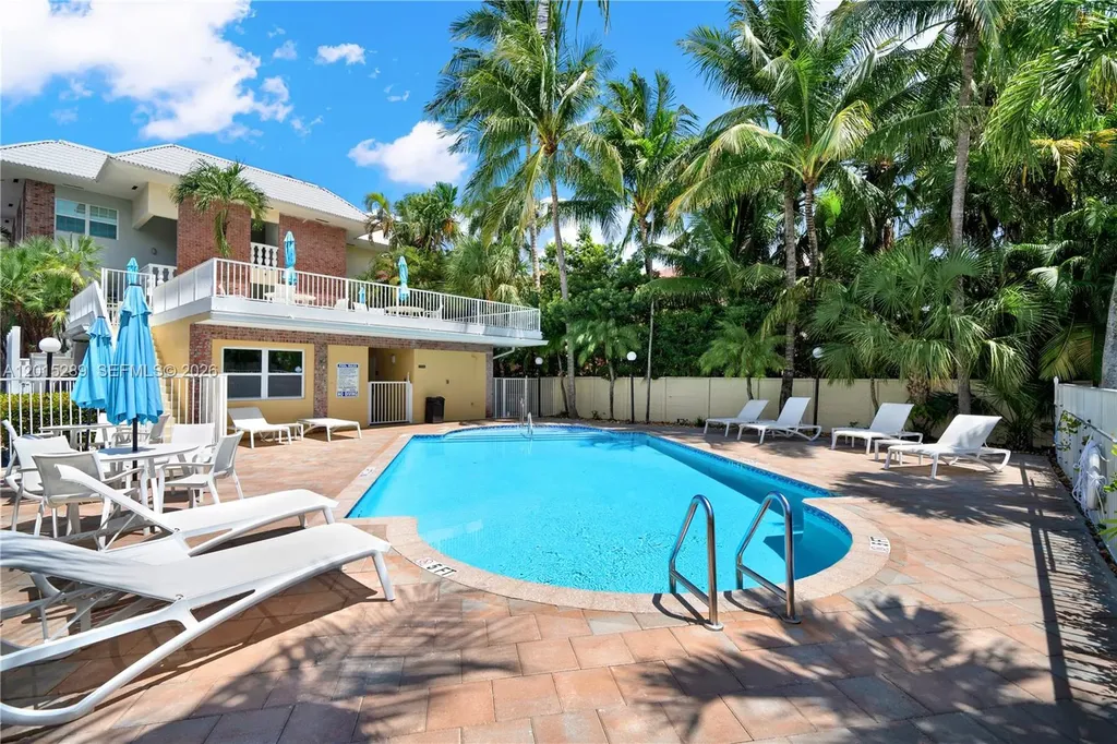 2426 SE 17th Causeway Fort Lauderdale FL 33316