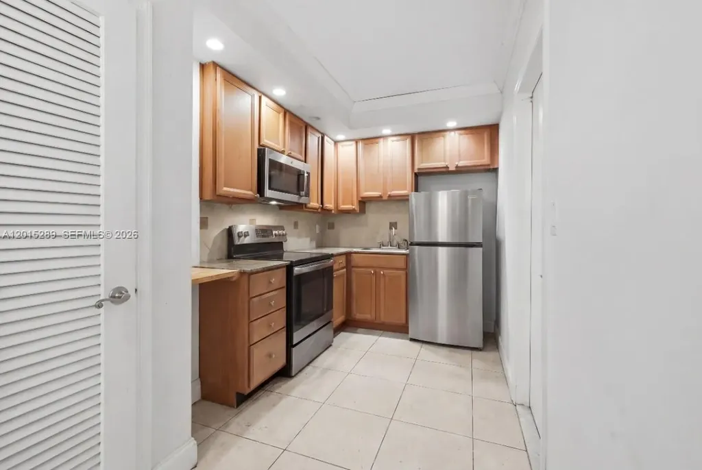 2426 SE 17th Causeway Fort Lauderdale FL 33316