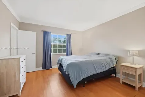 2426 SE 17th Causeway Fort Lauderdale FL 33316