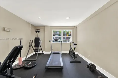2426 SE 17th Causeway Fort Lauderdale FL 33316