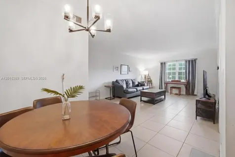 2426 SE 17th Causeway Fort Lauderdale FL 33316