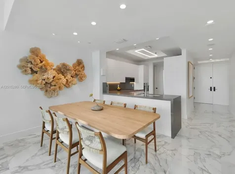 100 S Pointe Drive Miami Beach FL 33139