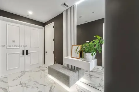 100 S Pointe Drive Miami Beach FL 33139