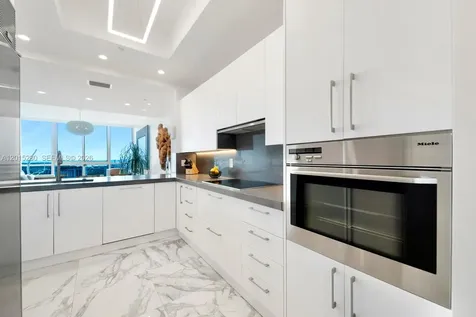 100 S Pointe Drive Miami Beach FL 33139