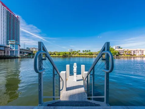 4010 S Ocean Drive Hollywood FL 33019