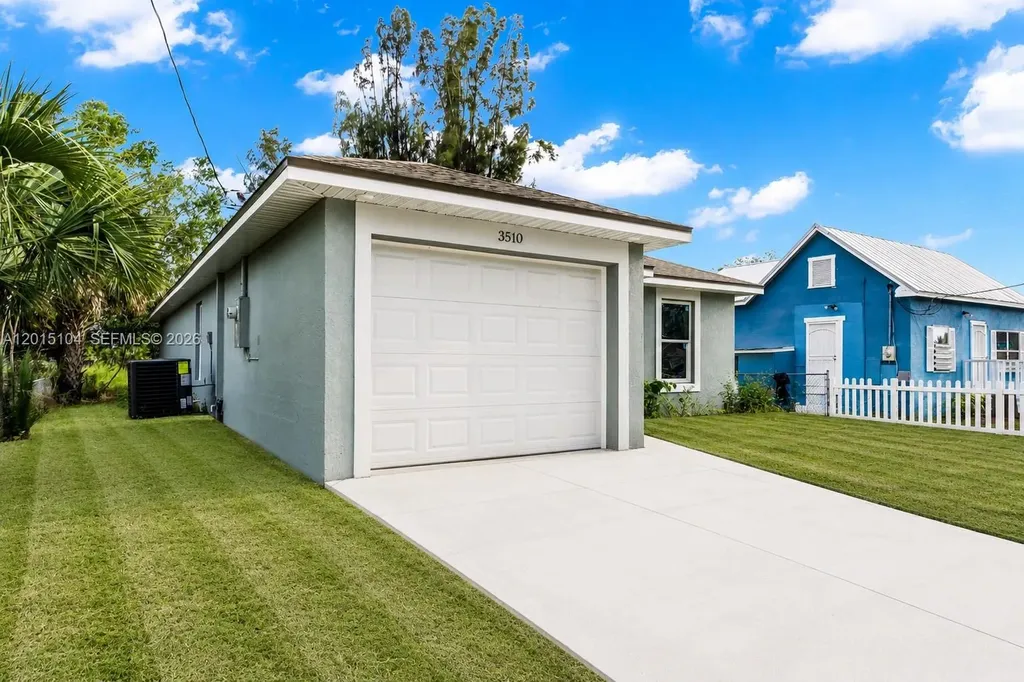 3510 S Grimsley Court Fort Myers FL 33916