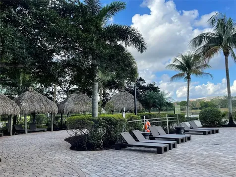 2681 N Flamingo Road Sunrise FL 33323